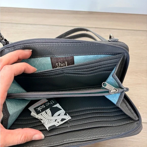 NEW The Sak Iris Large Smartphone Crossbody Wristlet Gray Leather Studded - Picture 8 of 9